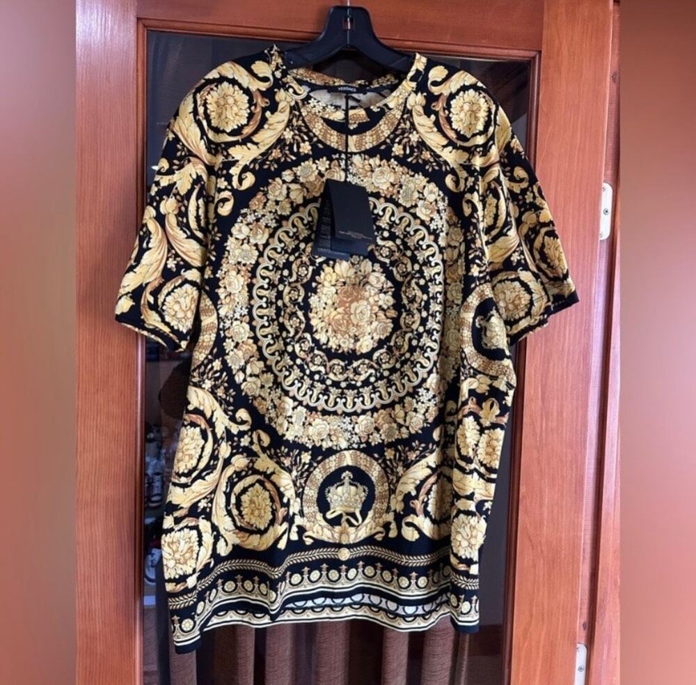 Men's Versace Black and Gold Baroque T-Shirt size 5 XL made in Italy